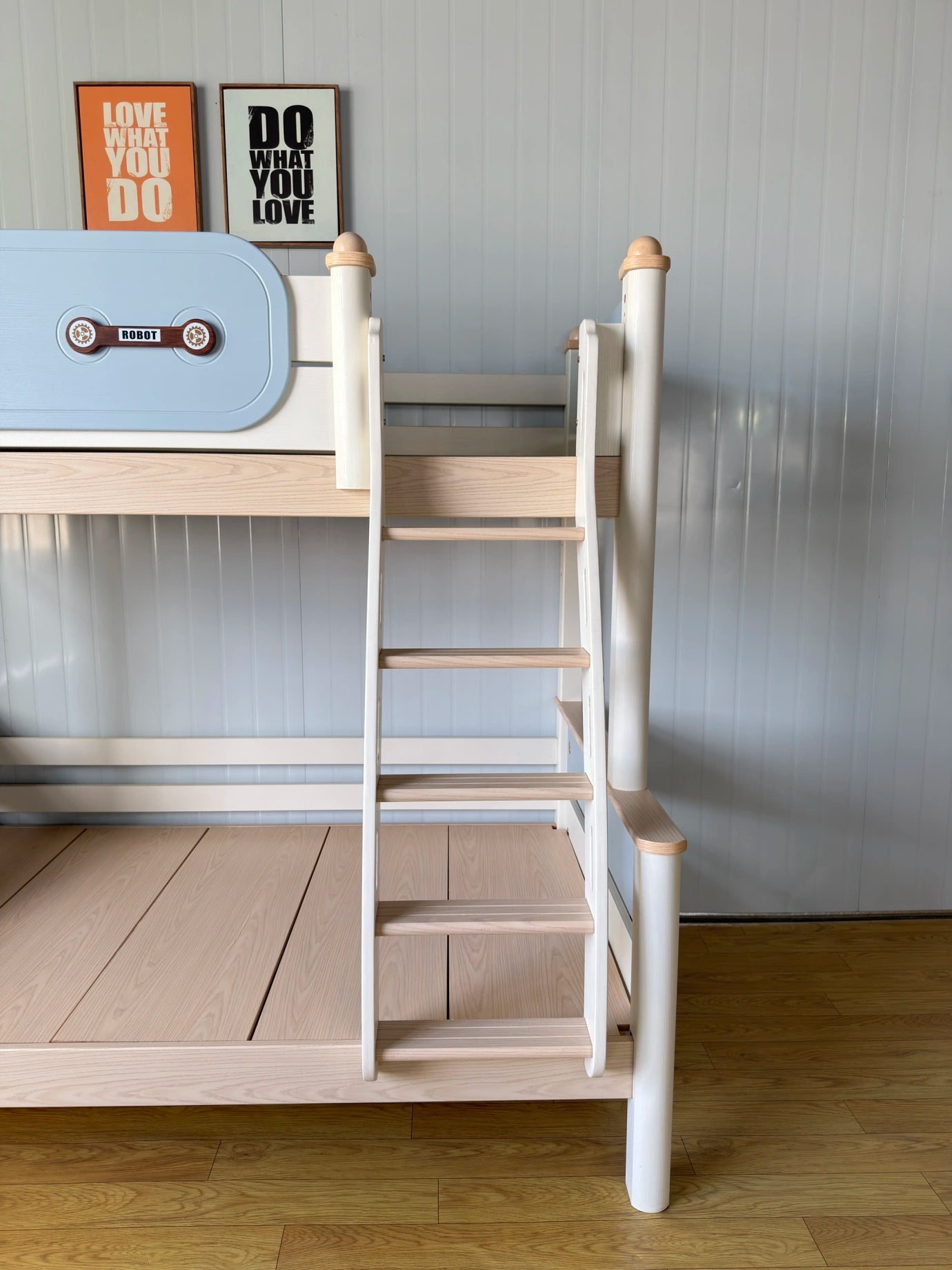 Model 6332 ladder detail