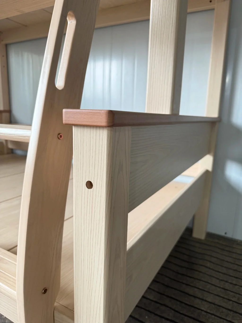 Model 8122 solid wood guardrail detail
