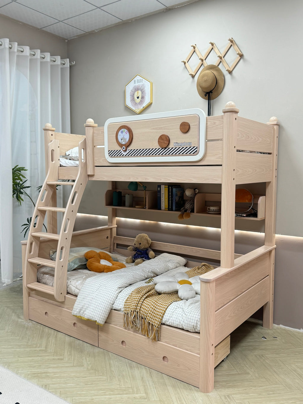 Model 8109 bunk bed detail 4