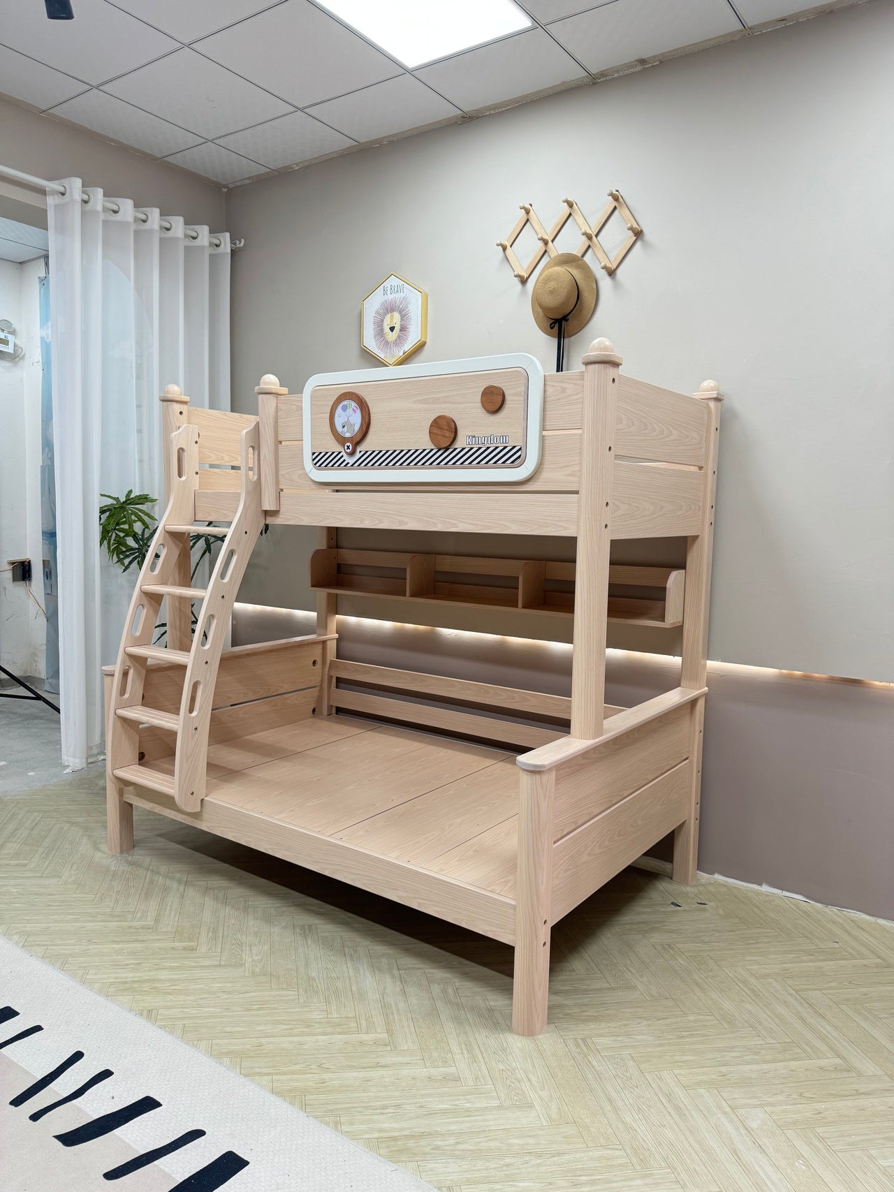 Model 8109 bunk bed detail 6